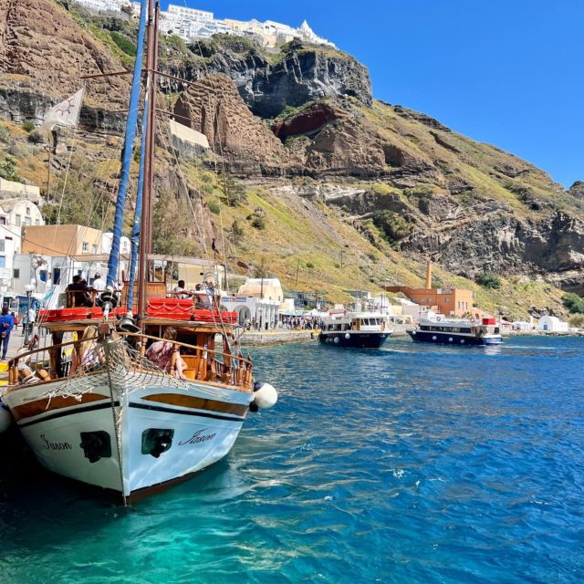 Where have you been all my life, Santorini?! 💚💙🤍
•
•
•
•
•
•
•
•
•
#santorini #greece #vacation #travelgram #travelphotography #instaphoto #travelgoals #turquoise #bluewater #saltlife #mediterranean #deepblue #goodforyou #seaair #woodenboat #travelmore #goplaces #instagood #cliffside #cliffhouse #keepgoing #🇬🇷 #beach #beachvibes #richlife